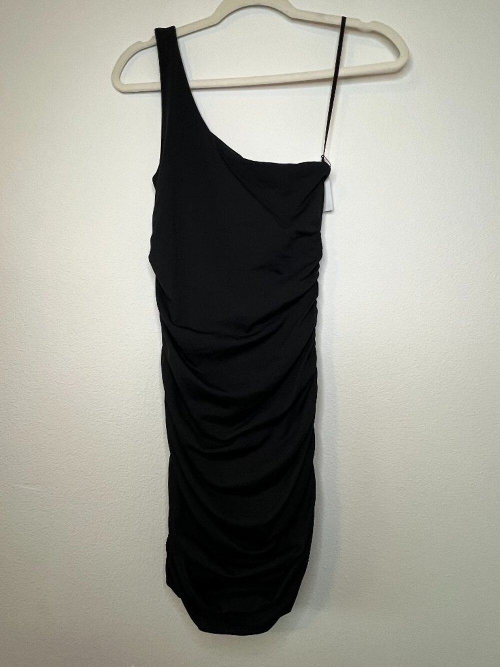 NWT Aritzia Babaton Beverly Contour Ruched One Shoulder Black Mini Dress Small